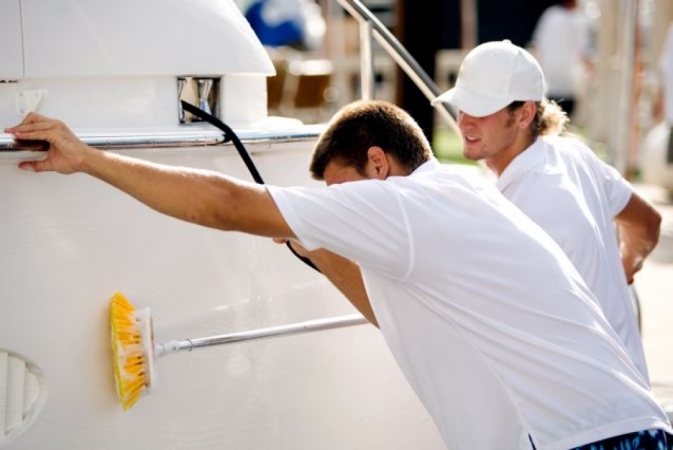 Как правильно почистить яхту перед сезоном?