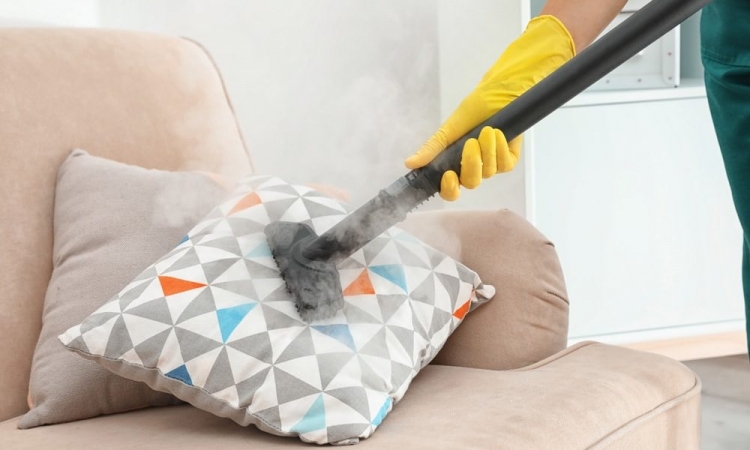 Как убрать неприятный запах с подушек