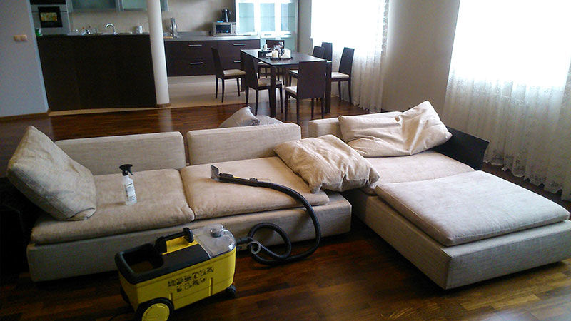 чистка диванов на дому
