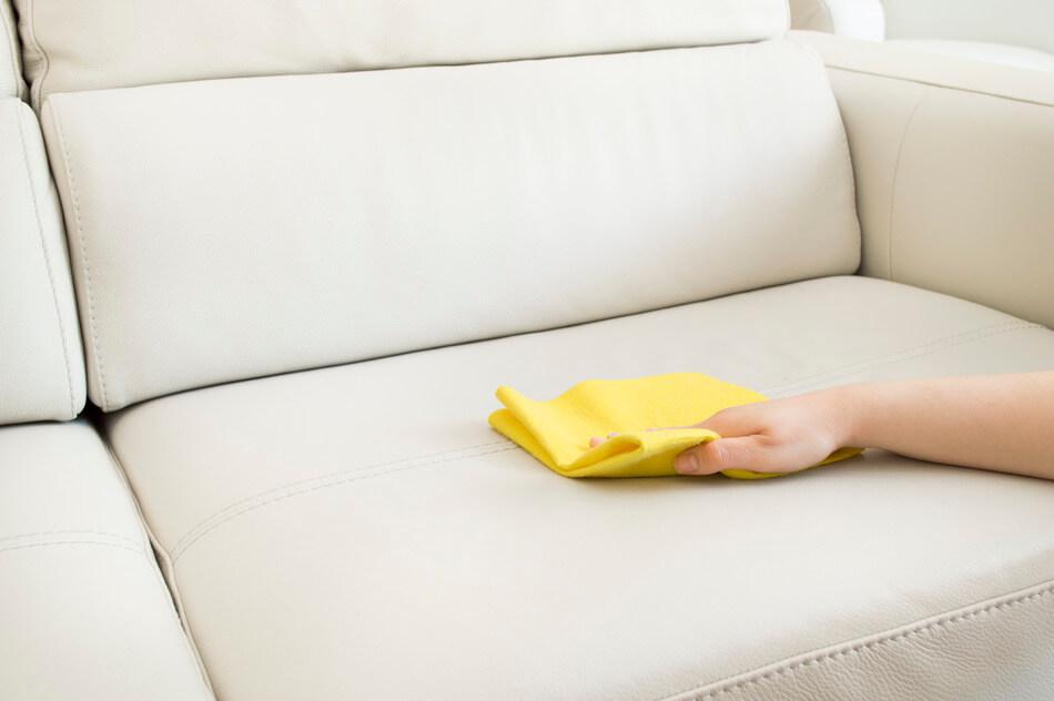 как почистить кожаный диван